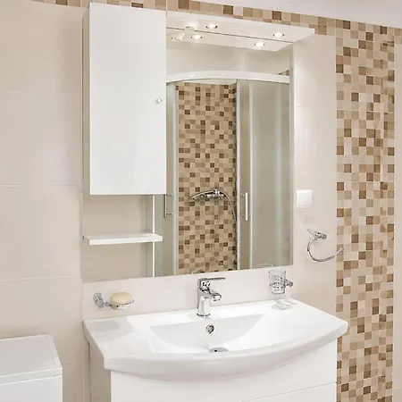 1 Bedroom Stunning In Appartamento